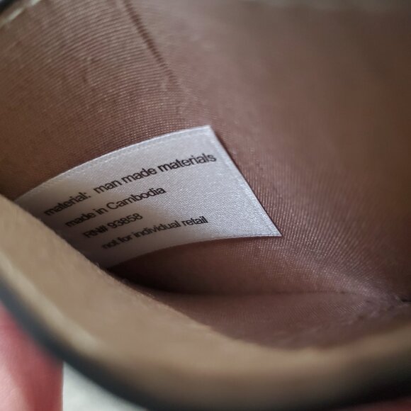 NANETTE LEPORE Pebbled Vegan Leather Card Holder with Chain Strap Clasp White - Picture 5 of 6